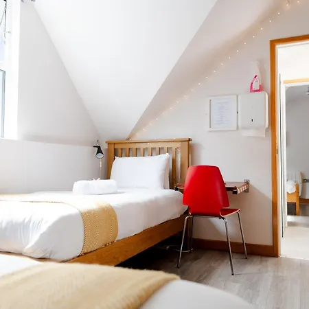 The Nest Boutique * غالواي