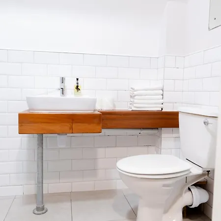 بيت شباب The Nest Boutique *