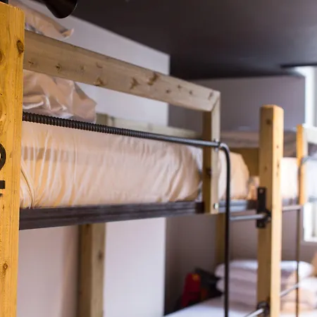 The Nest Boutique بيت شباب