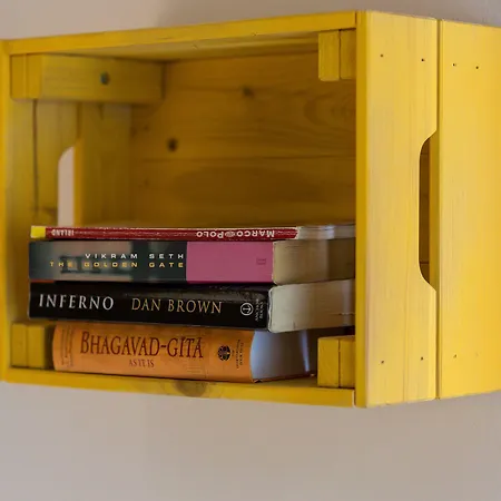 The Nest Boutique غالواي