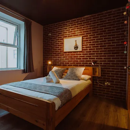 The Nest Boutique بيت شباب غالواي