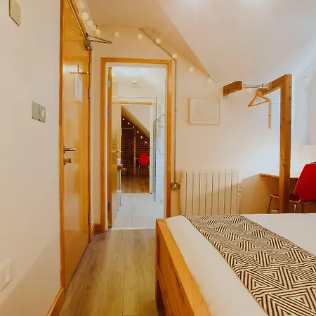 The Nest Boutique بيت شباب