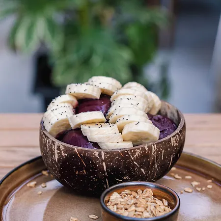 The Nest Boutique غالواي