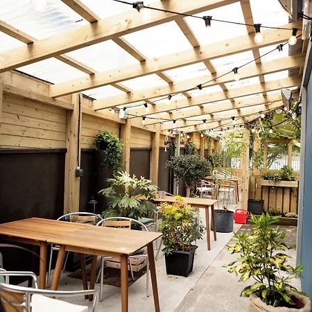 The Nest Boutique * غالواي