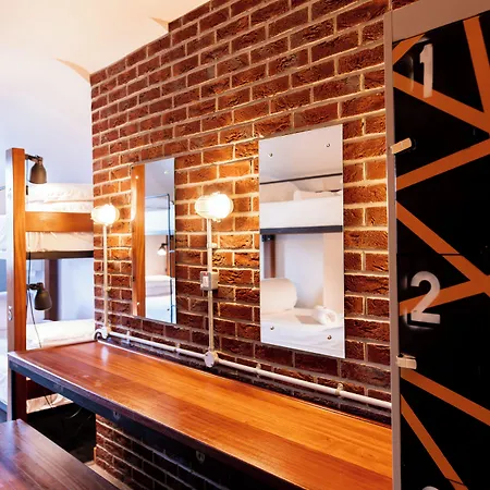 The Nest Boutique بيت شباب غالواي