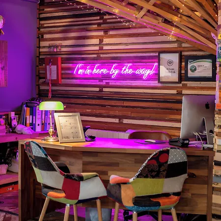 The Nest Boutique * غالواي